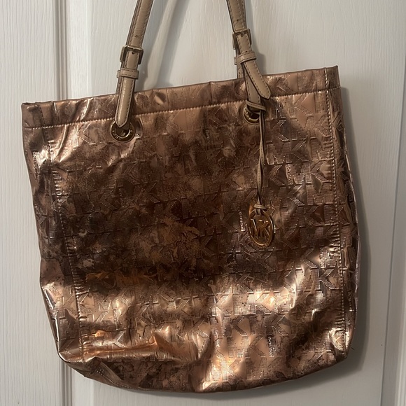 MICHAEL Michael Kors Rose Gold Shoulder Bag - Picture 1 of 1